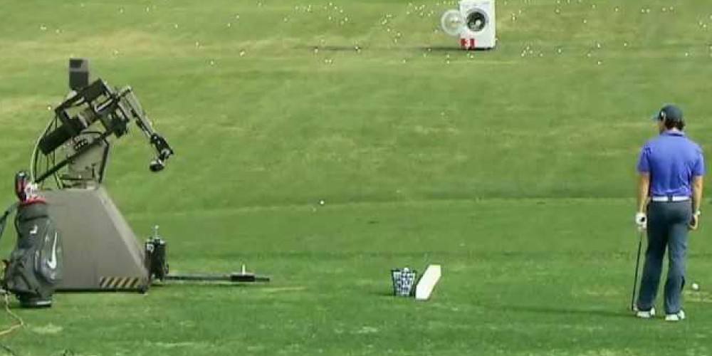 ​Rory McIIroy enfrenta a un robot para promocionar el European Tour