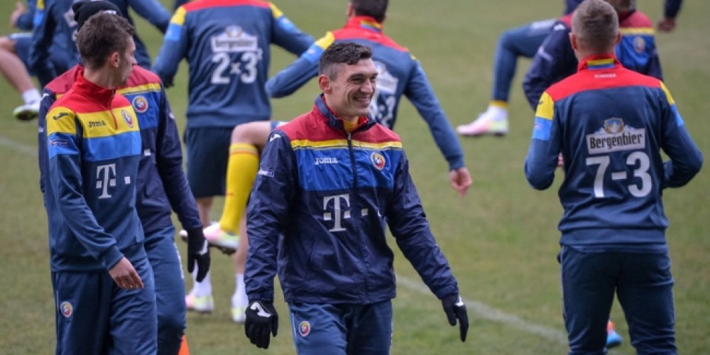 Rumania estampó sumas en vez de números en su camiseta para combatir la deserción escolar