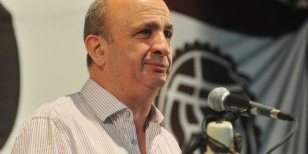 El presidente de Lanús proyectó a una de las figuras del plantel como su sucesor en el cargo