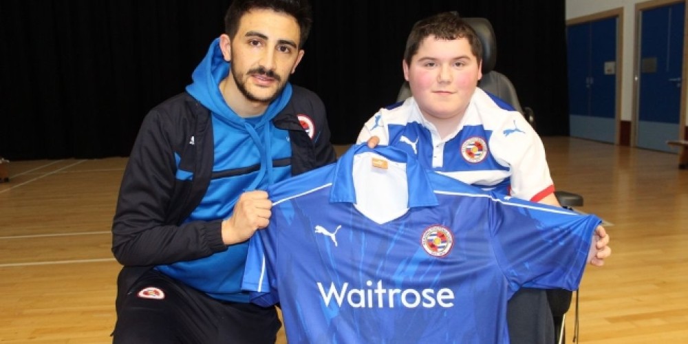 Reading present&oacute; una camiseta dise&ntilde;ada por un chico de 14 a&ntilde;os