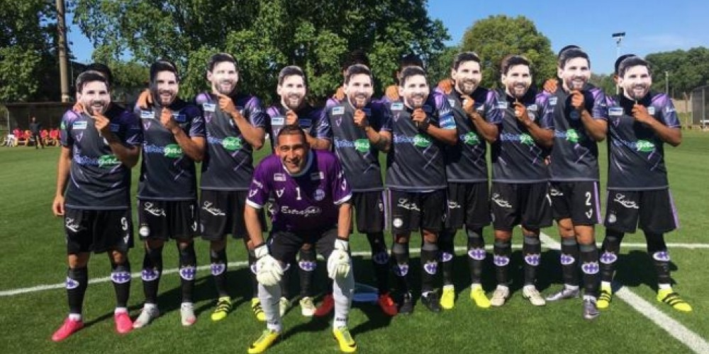 El imperdible homenaje de Sacachispas para Messi en la previa de un partido