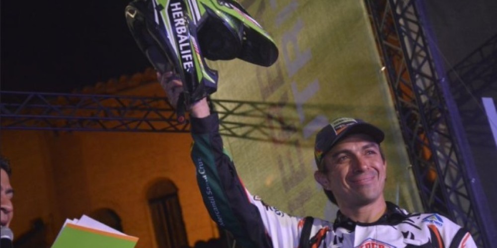 Chavo Salvatierra parte al Dakar 2018 ovacionado por sus seguidores