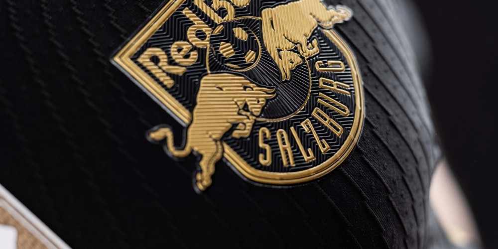 Salzburgo present&oacute; una camiseta especial para celebrar su hegemon&iacute;a en la liga