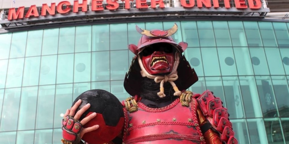 Un samur&aacute;i entren&oacute; junto a Falcao, Mata y Rojo en el Manchester United