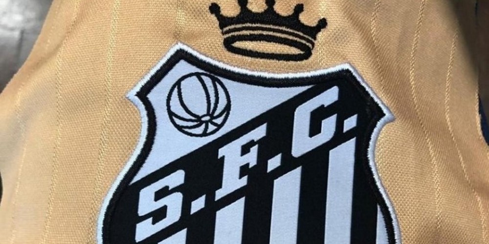 Santos homenajeará a Pelé poniéndolo en su escudo