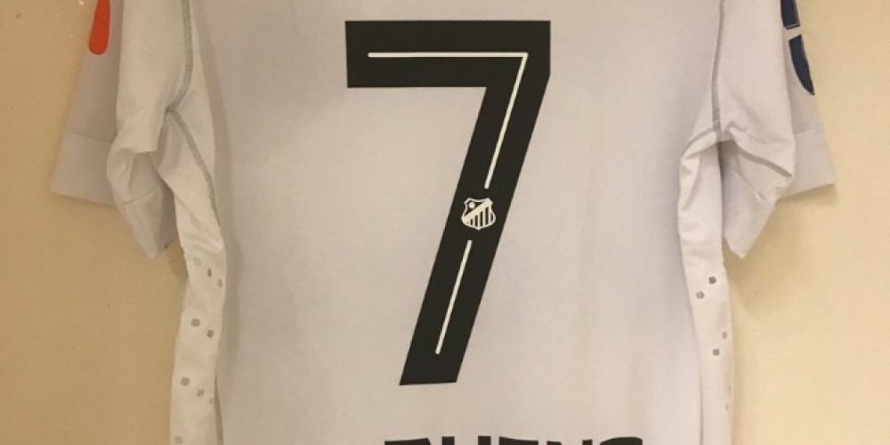 El Santos present&oacute; su nueva camiseta en dos versiones distintas para hombres y mujeres