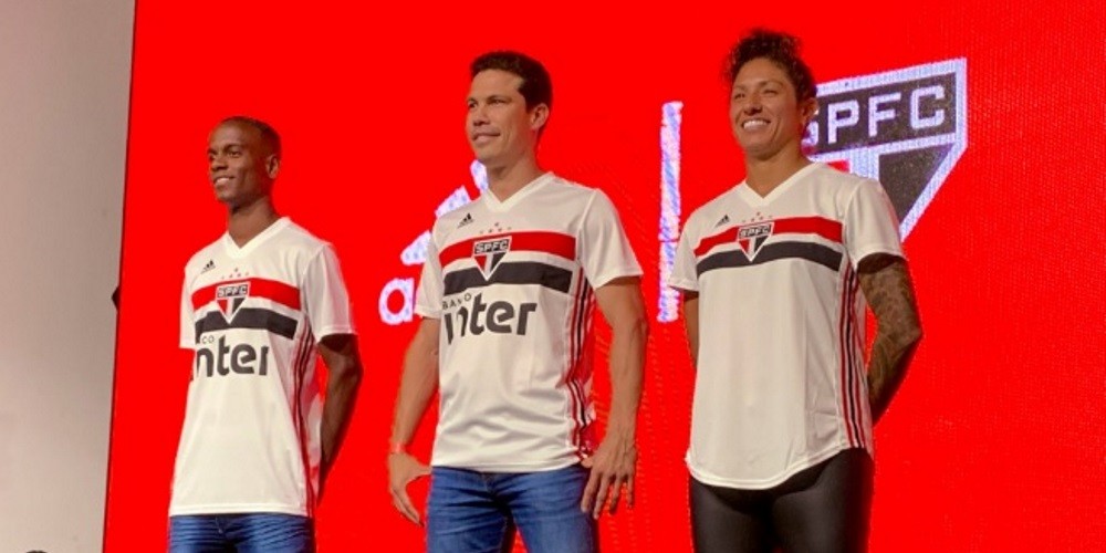 adidas presentó la nueva indumentaria del Sao Paulo
