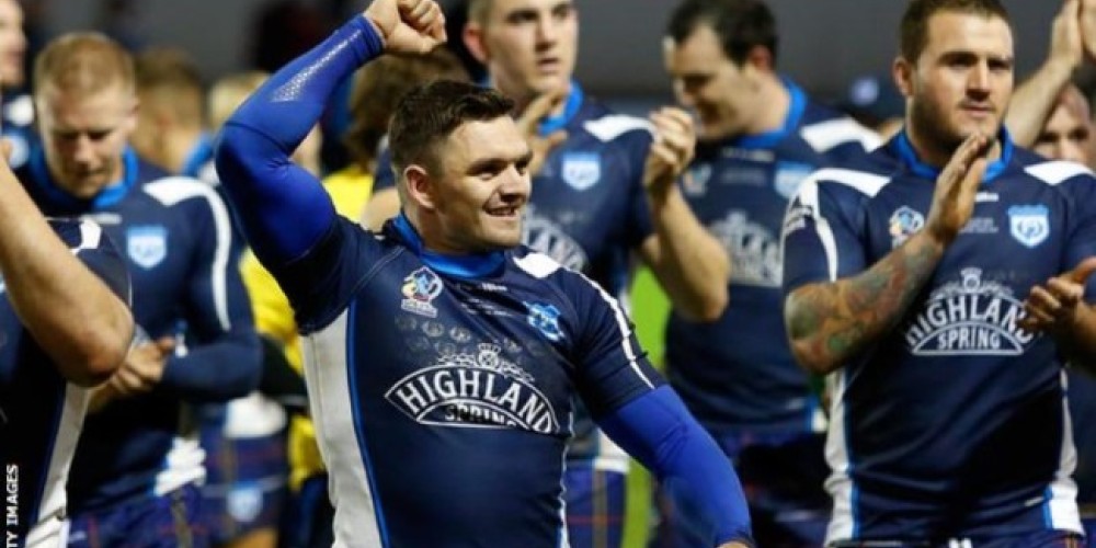 Tres jugadores escoceses fueron separados del plantel tras no poder abordar un avión por su estado de ebriedad