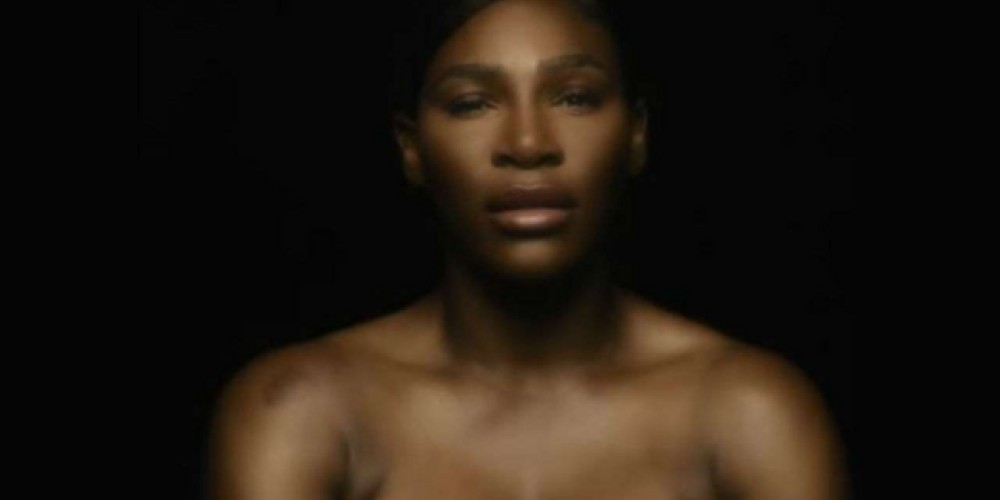 La campaña solidaria de Serena Williams en topless que es furor en las redes sociales