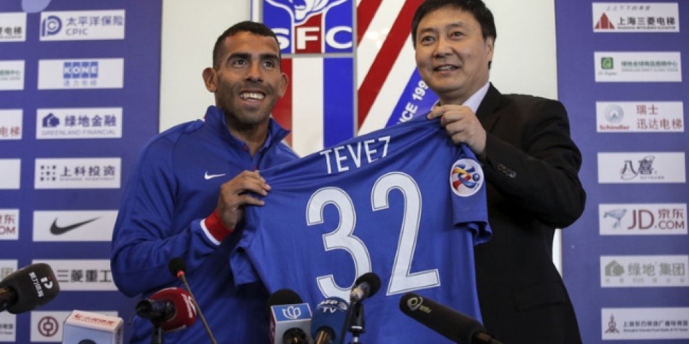 Se reveló el nuevo diseño de camisetas del nuevo club de Carlos Tévez