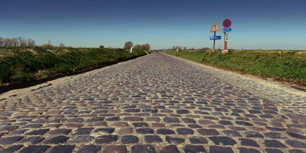 Viajar con los palos o con la bici, ¿qué es más cool?