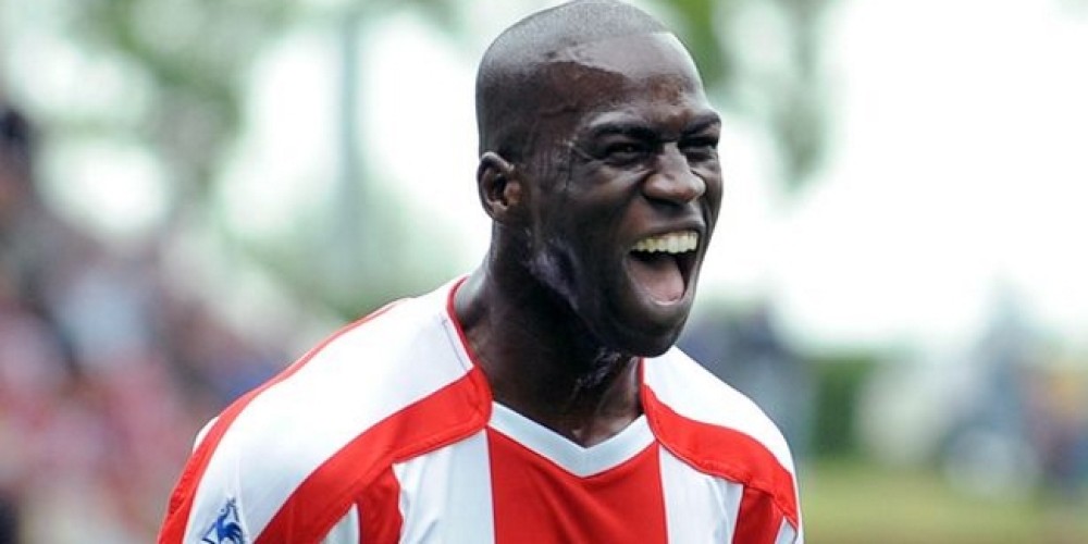 Un ex jugador de la Premier League ahora paga para jugar