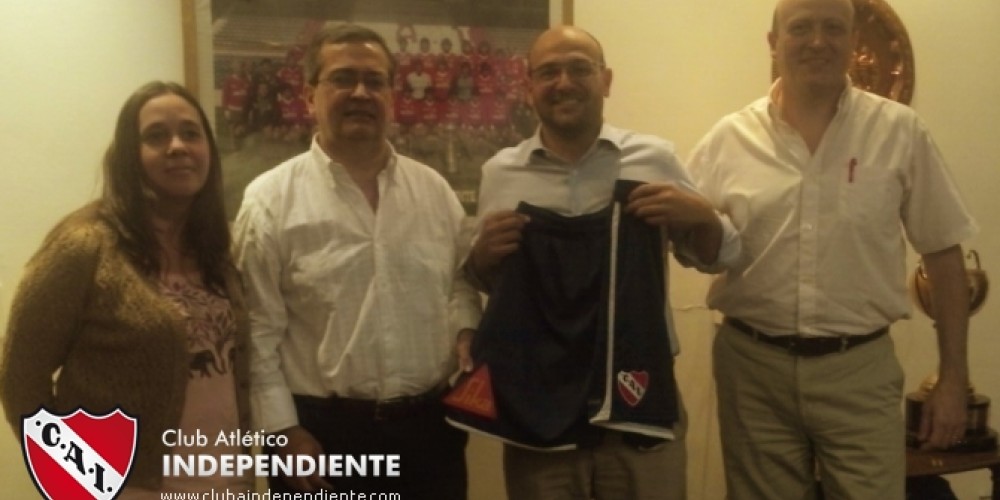 Independiente present&oacute; a Sika como sponsor para 2014