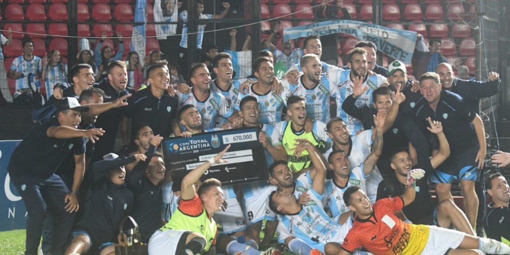 Sol de Mayo: El equipo que tiene como entrenador al propio presidente de club