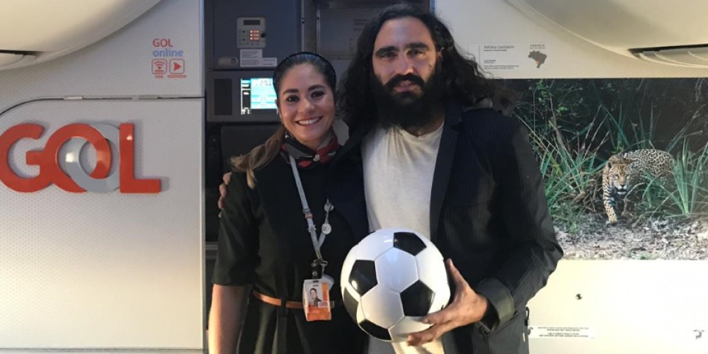 Con Sorín de invitado y sorpresas para los pasajeros, GOL abrió sus vuelos para la Copa América