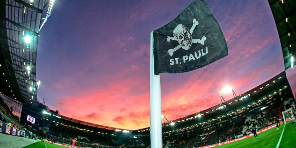Los socios de St. Pauli dise&ntilde;aron su propia camiseta con una publicidad antinazi