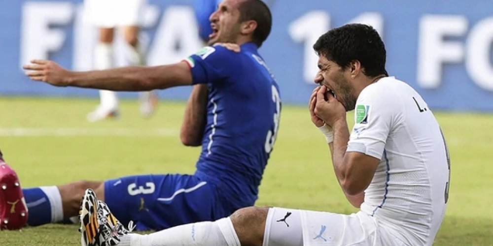 La nueva norma de la FIFA que oblig&oacute; a crear &ldquo;el mordisco de Su&aacute;rez&rdquo; en el 2014