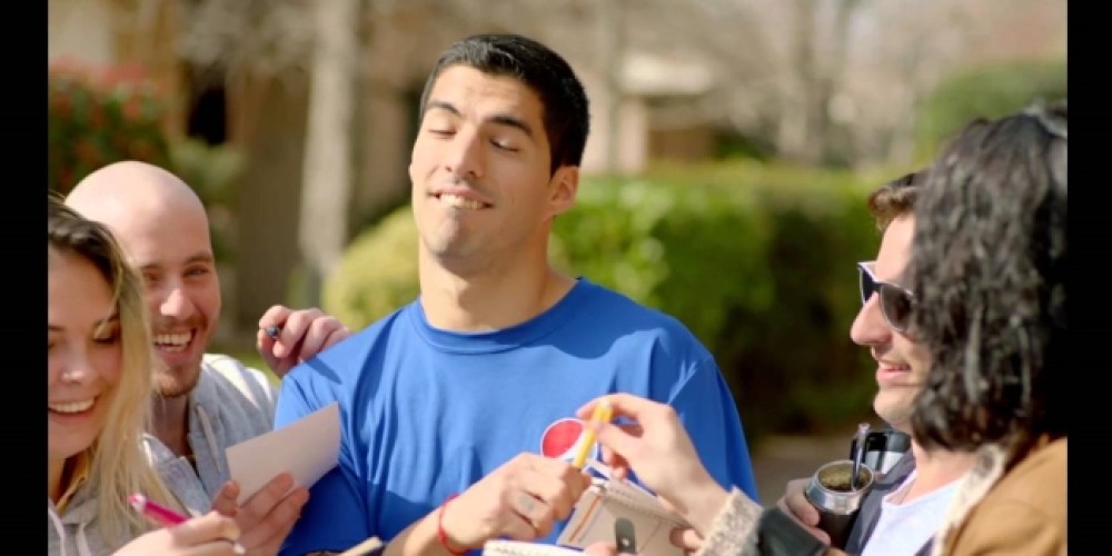 Luis Su&aacute;rez jug&oacute; para Pepsi