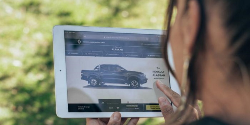 Renault redobla su apuesta digital ofreciendo una experiencia de compra online para toda su gama nacional