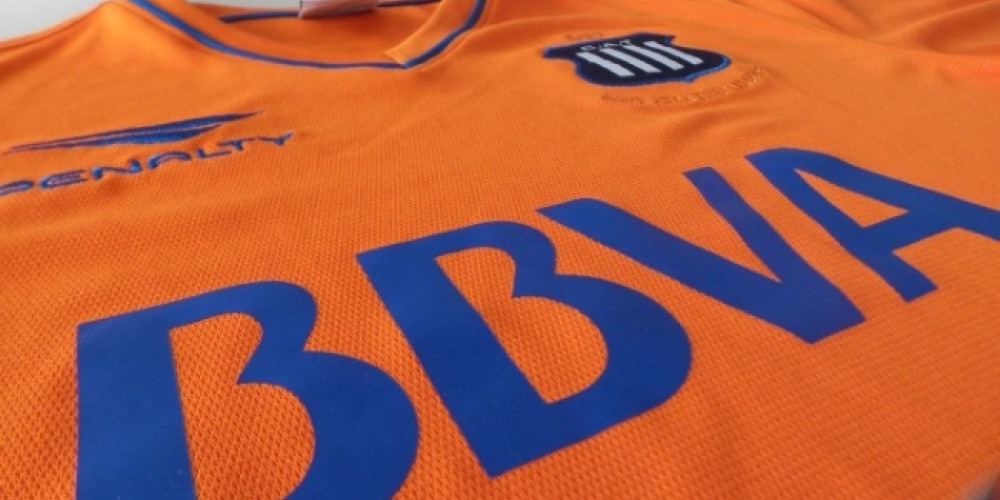 Talleres de Córdoba presentó su camiseta alternativa de color naranja
