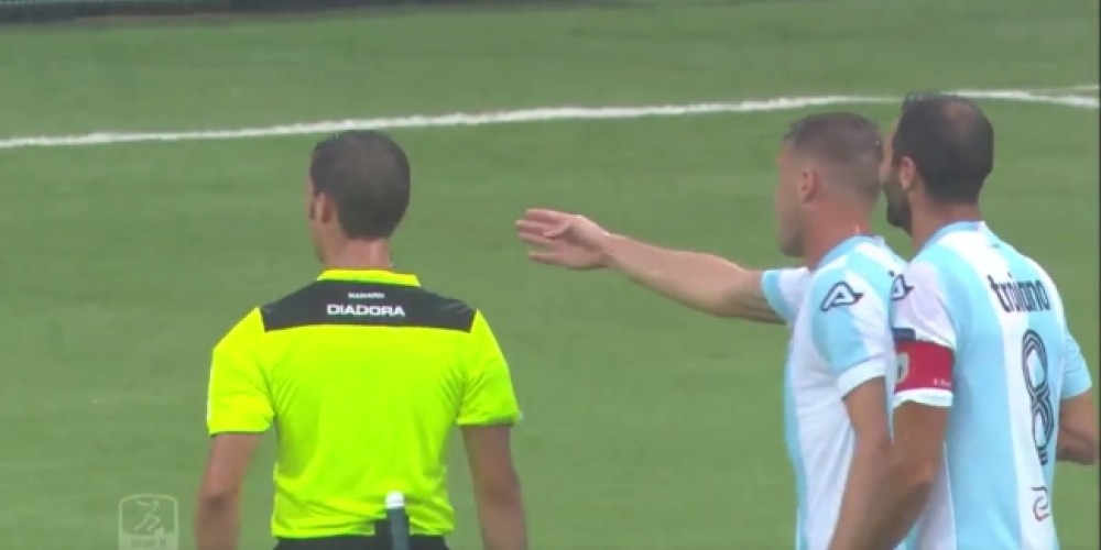 Por primera vez, se utilizó la tarjeta verde en el fútbol