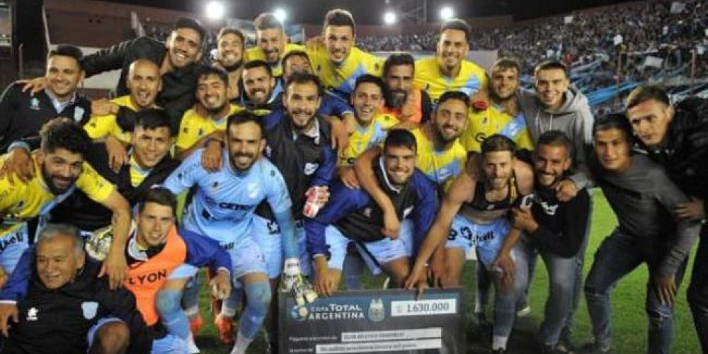 El equipo que sueña con jugar la Libertadores mientras pelea por no descender a la B Metropolitana