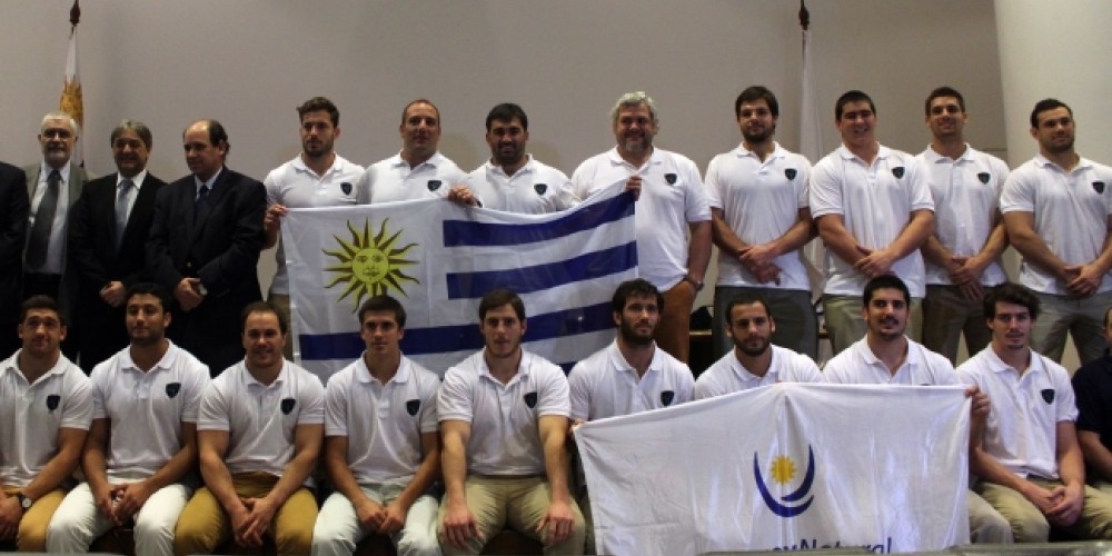 Los Teros recibieron el Pabellón Nacional antes de viajar al Mundial