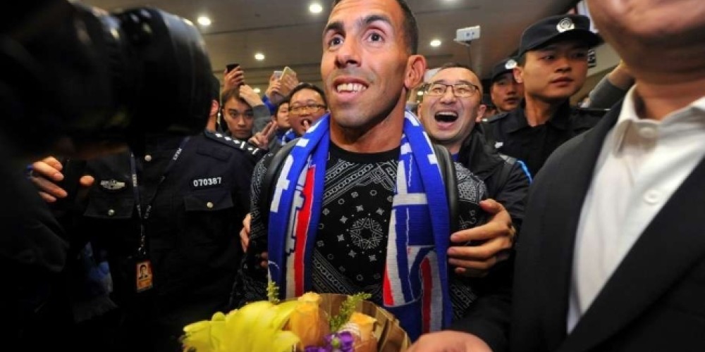 El pase de Tévez a China es investigado por lavado de dinero