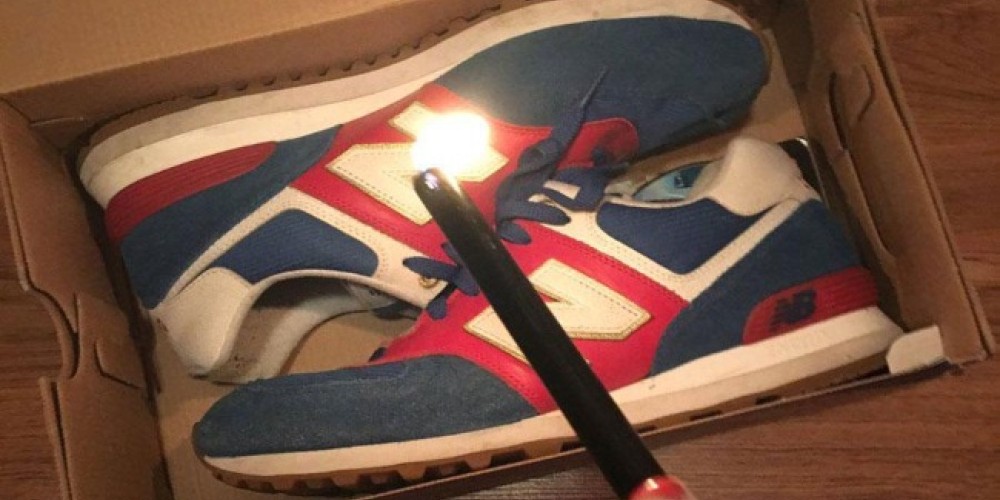 Quemar zapatillas deportivas, el nuevo m&eacute;todo de protesta contra Trump