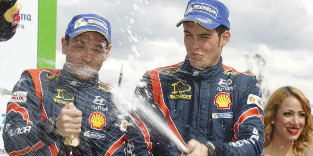 El equipo Hyundai-Shell logró su primer podio en el en el WRC.