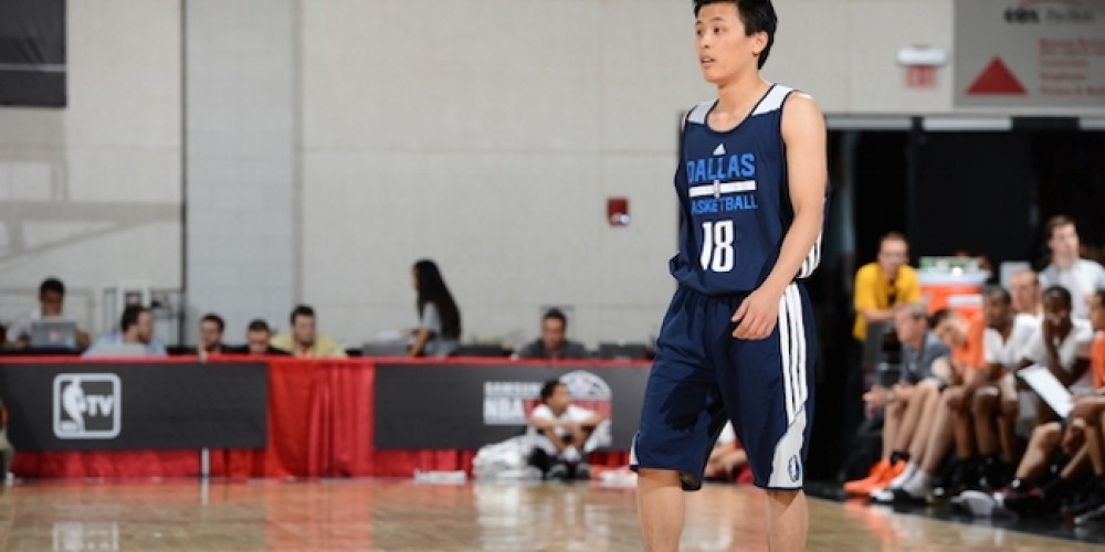 Los Dallas Mavericks contrataron a un base japonés de 1,67 metros