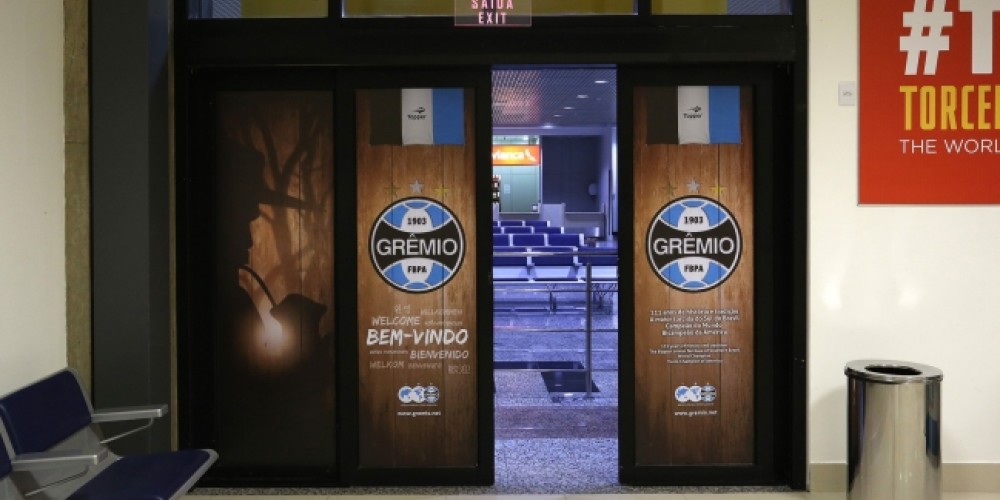 Topper y Gremio reciben a los turistas en Porto Alegre