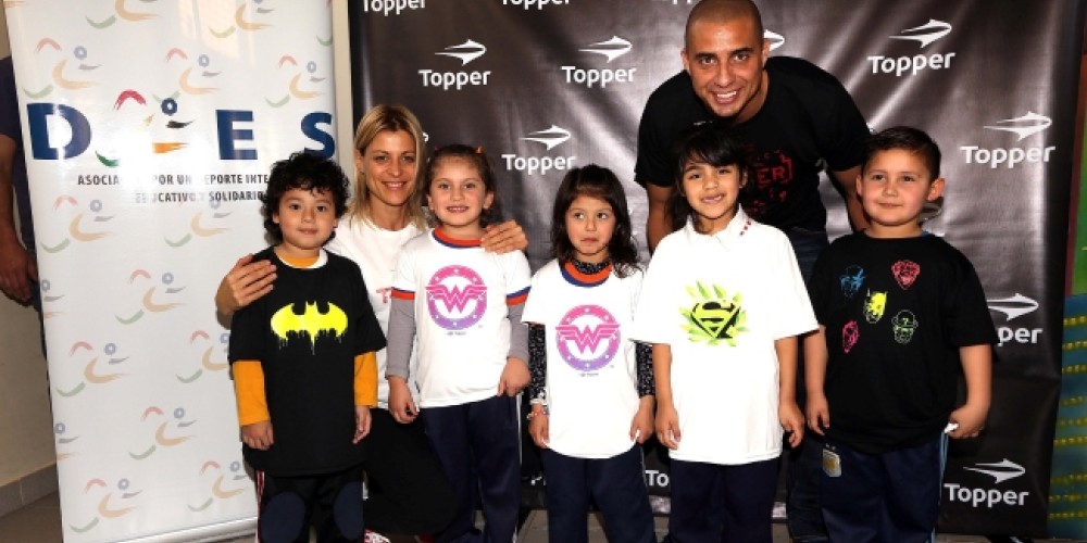 Topper festej&oacute; el D&iacute;a del Ni&ntilde;o junto a David Trezeguet y los superh&eacute;roes DC