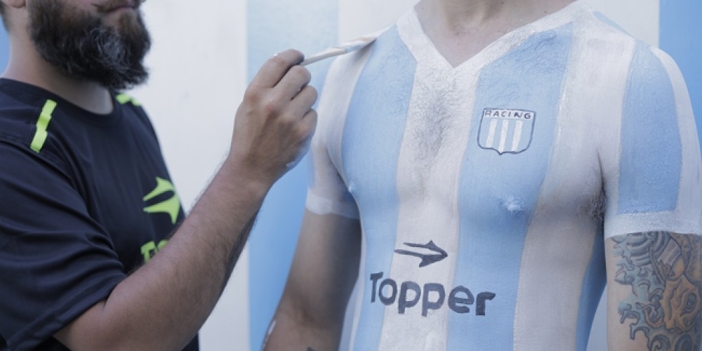 Topper pintó la camiseta de Racing campeón en la piel de sus hinchas