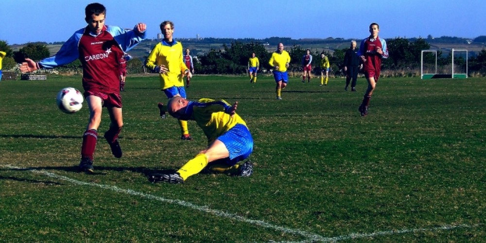 Compuesta por dos equipos, Inglaterra tiene la liga y el trofeo m&aacute;s chico del mundo