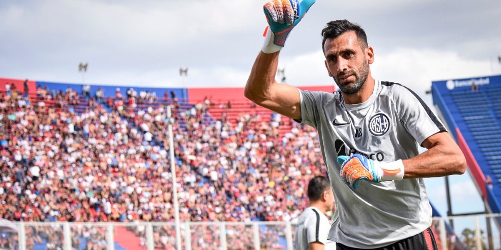 Arquero y presidente; las dos caras de Sebastián Torrico