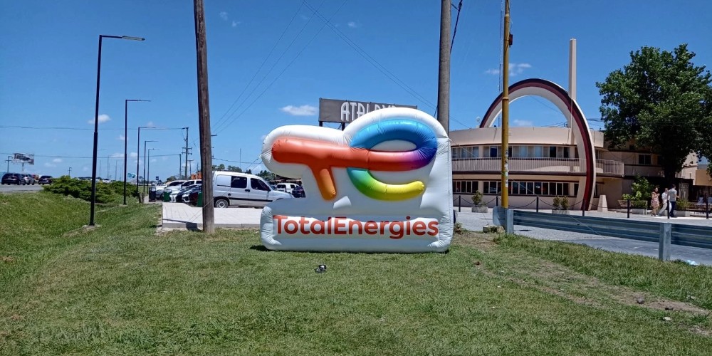 TotalEnergies invita a disfrutar de la energ&iacute;a &uacute;nica del verano