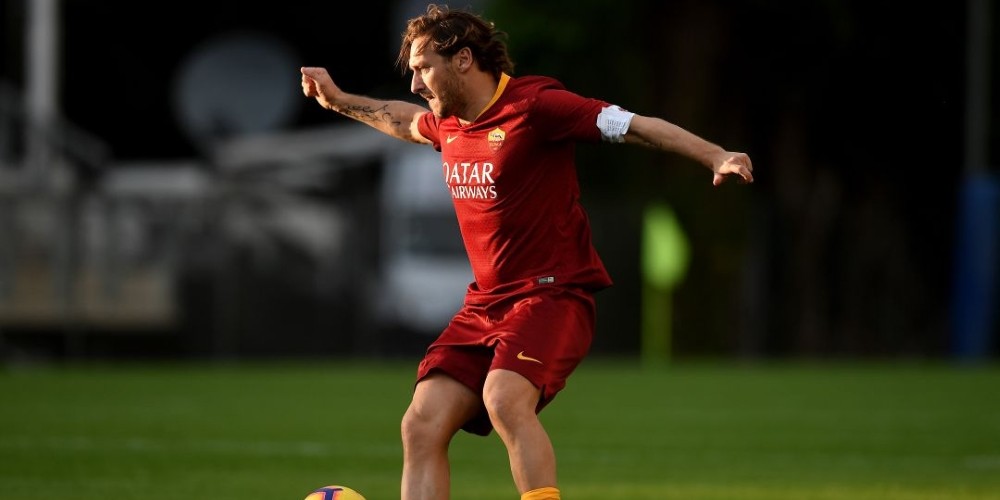 Francesco Totti intentará pasar desapercibido jugando al fútbol en su país por un reality