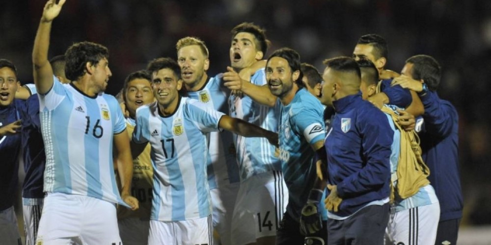 Con botines y camisetas prestadas, Atlético Tucumán clasificó en la Libertadores