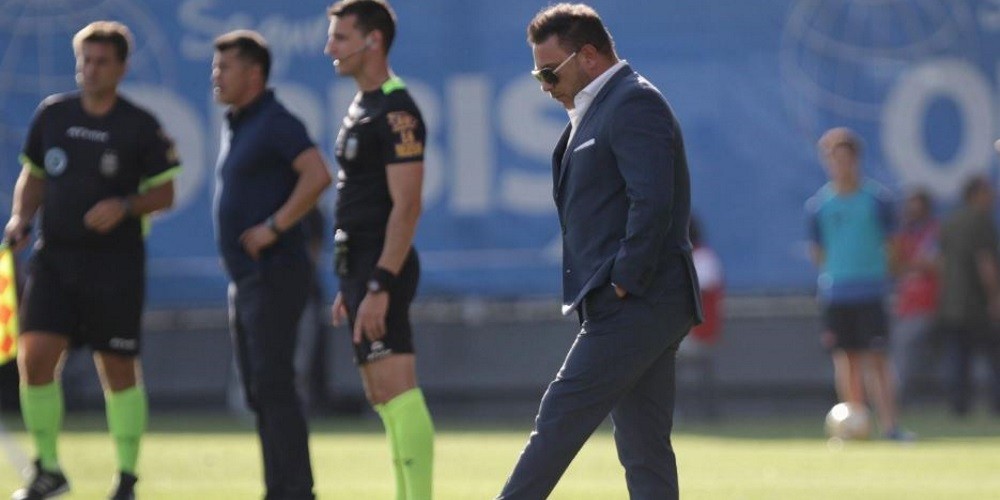 El particular look del Turco Mohamed en su debut como entrenador de Hurac&aacute;n