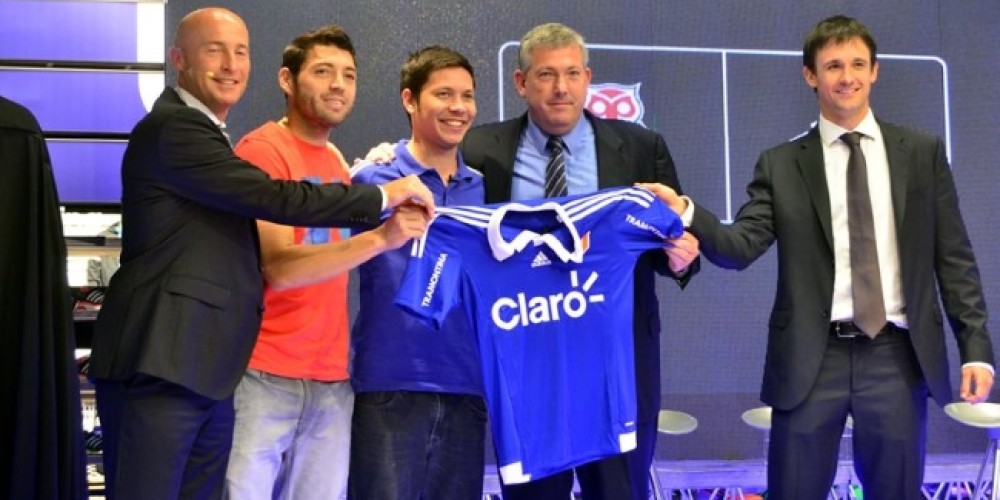 La Universidad de Chile present&oacute; su nueva camiseta adidas
