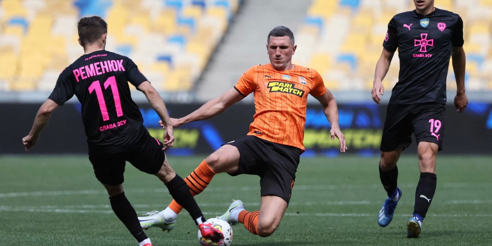 Ucrania: volvió el fútbol tras seis meses