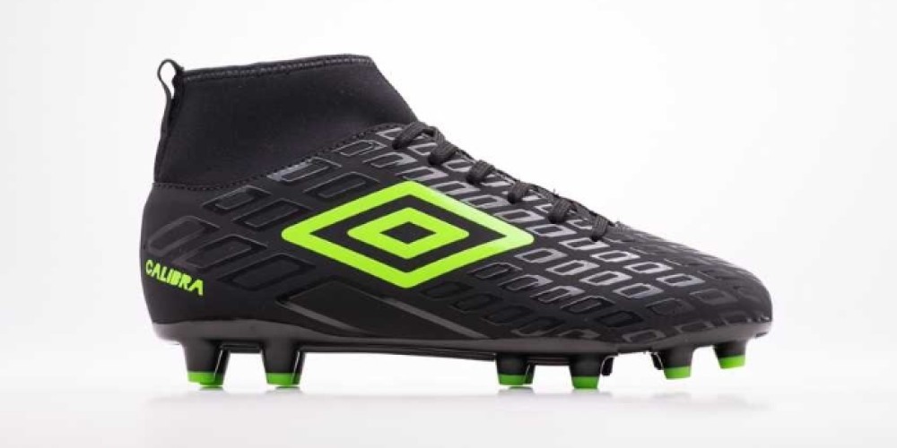 Umbro se suma a la moda ‘collar’ con sus nuevos botines