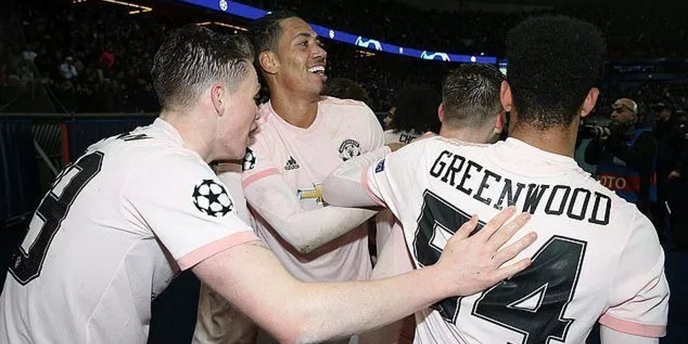 El motivo por el cual Manchester United usó números del PSG en la Champions