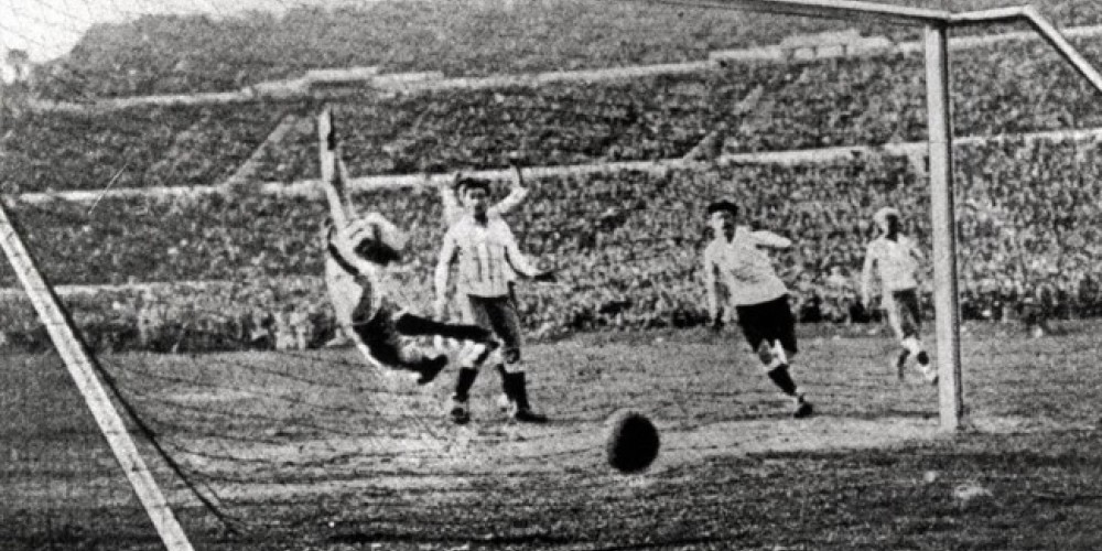 La singular historia del primer arco de un Mundial que termin&oacute; en una calle de Montevideo