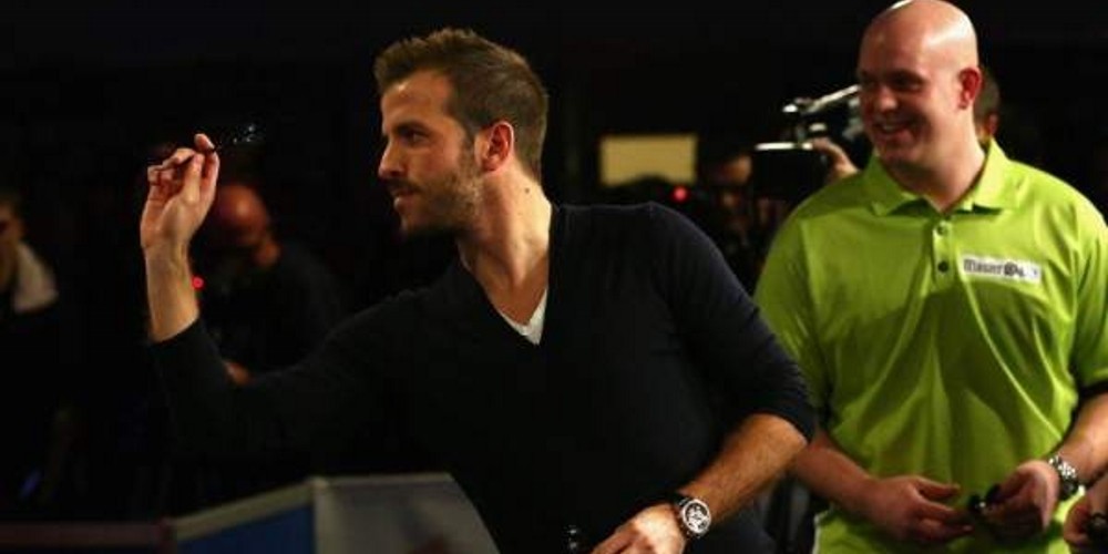 El ex Ajax, Real Madrid y subcampeón del mundo que competirá profesionalmente a los dardos