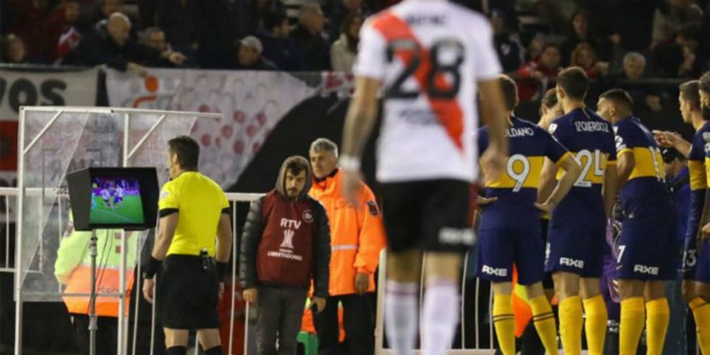 Crean un proyecto de Ley para prohibir el uso del VAR