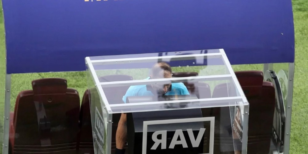 Elizondo no descarta implementar el VAR para la Superliga