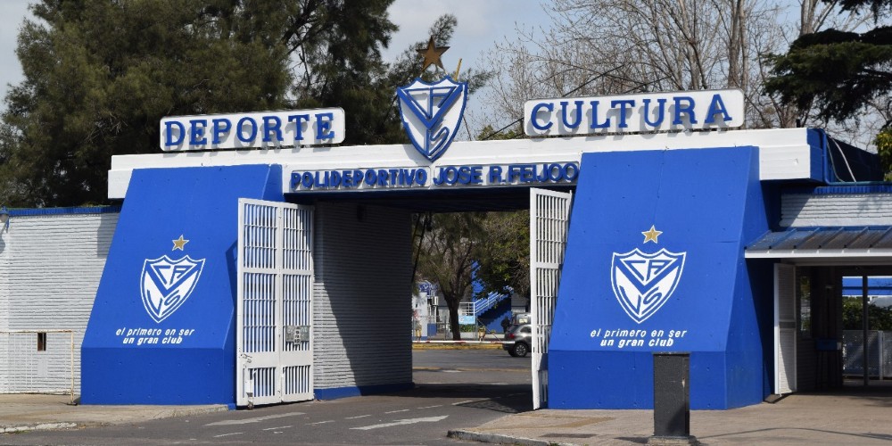 Vélez presentó un protocolo como modelo para el resto del país