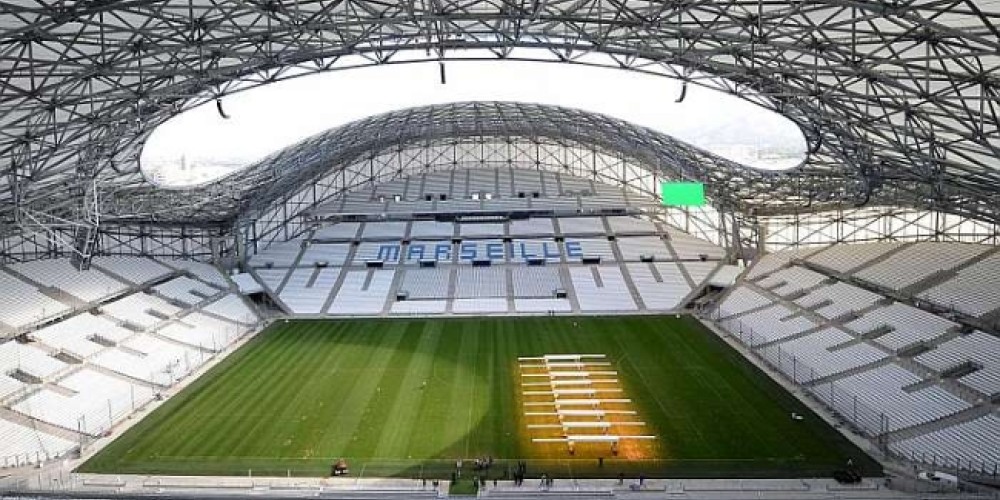 Olympique de Marsella inauguró el nuevo Velodrome para la Euro 2016
